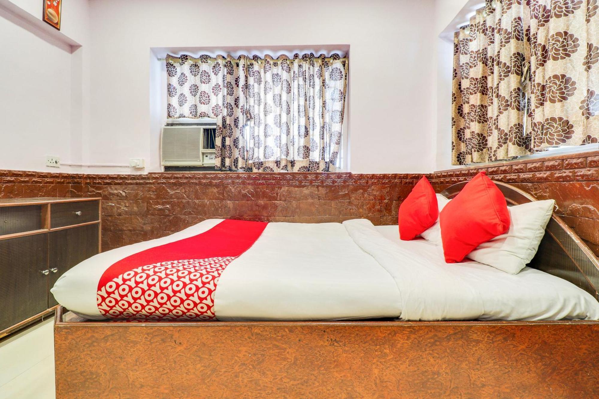 Hotel Collection O Sher E Punjab Andheri *