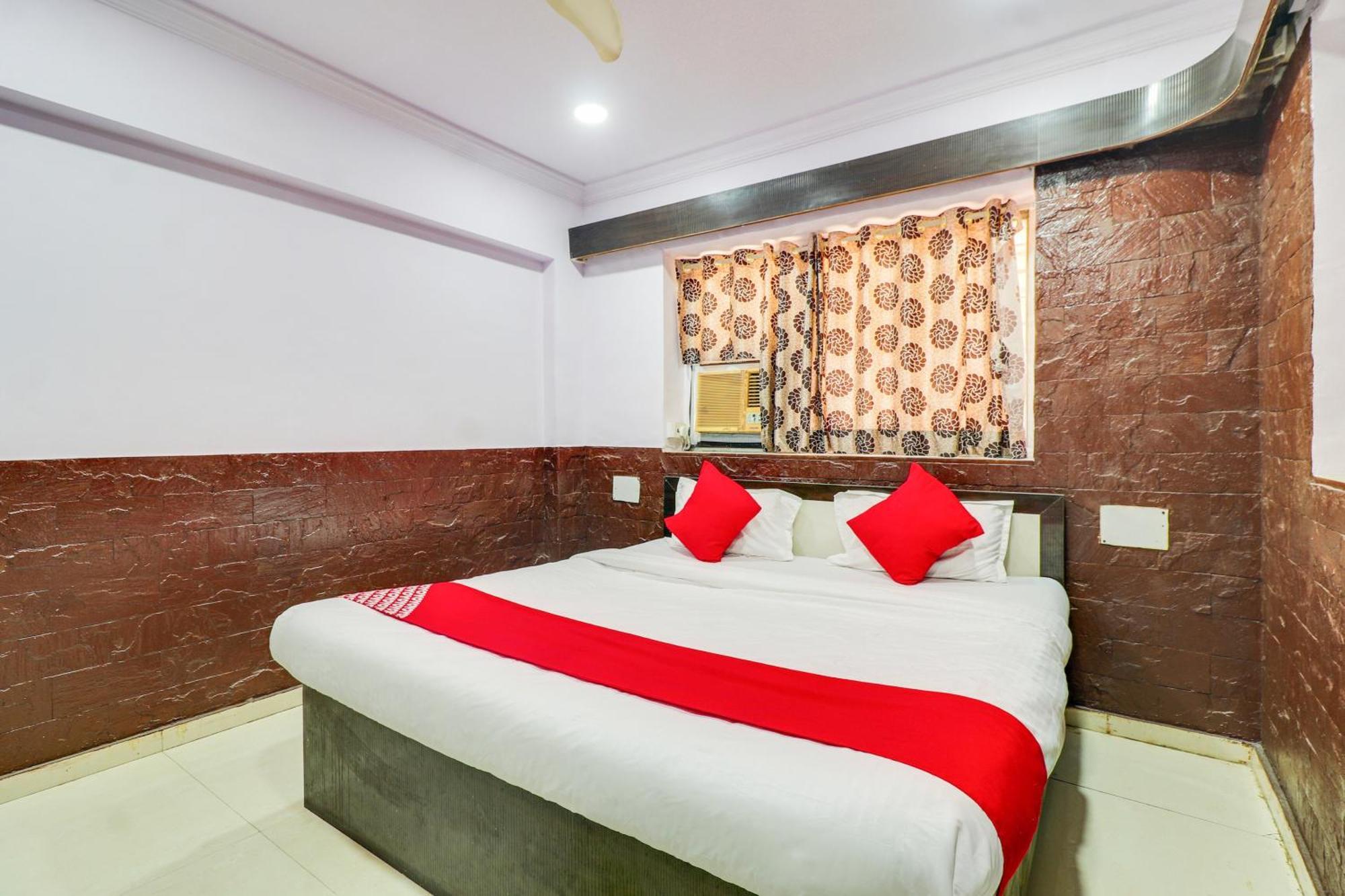 Collection O Sher E Punjab Andheri Hotel