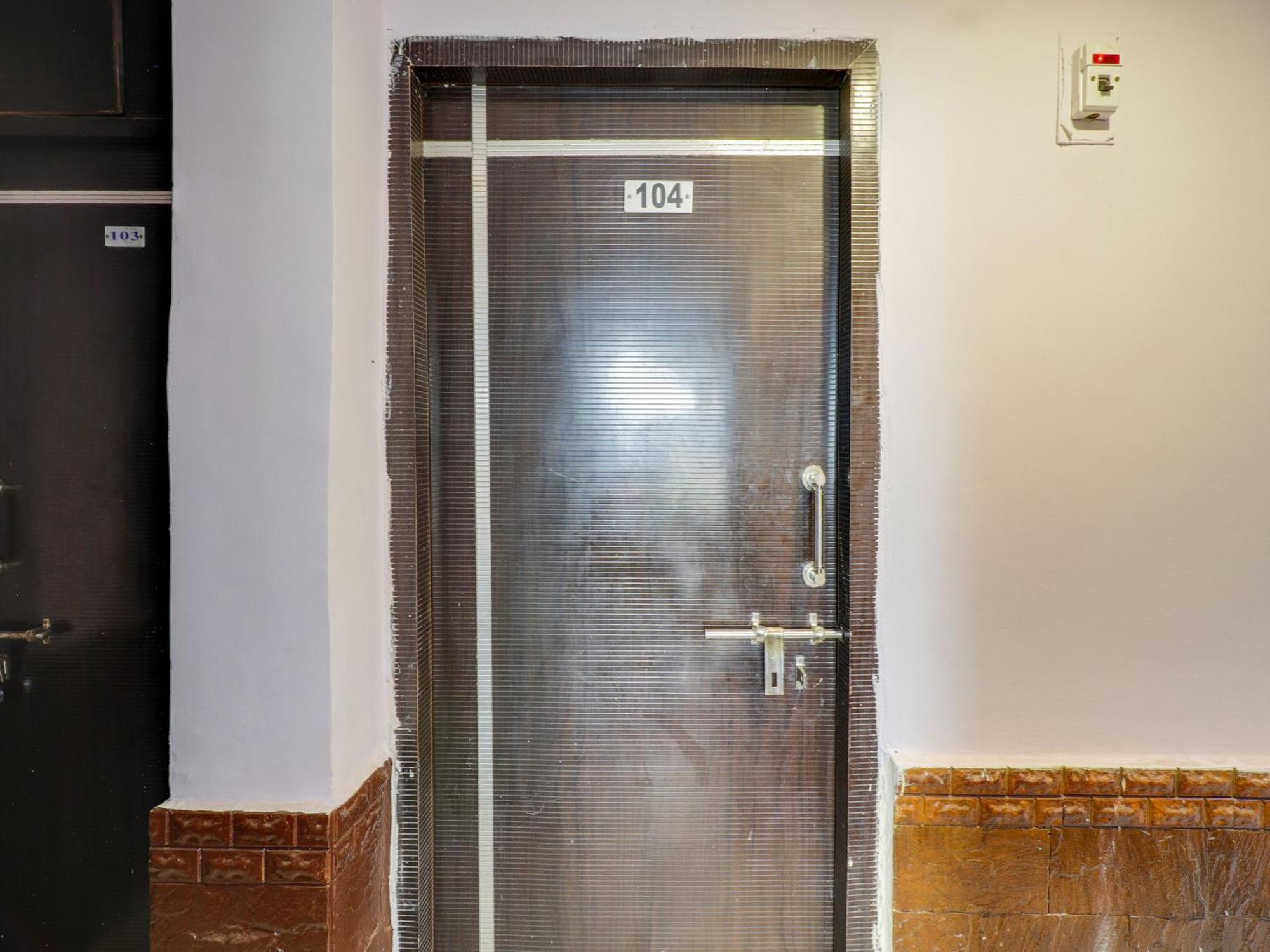 Hotel Collection O Sher E Punjab Andheri